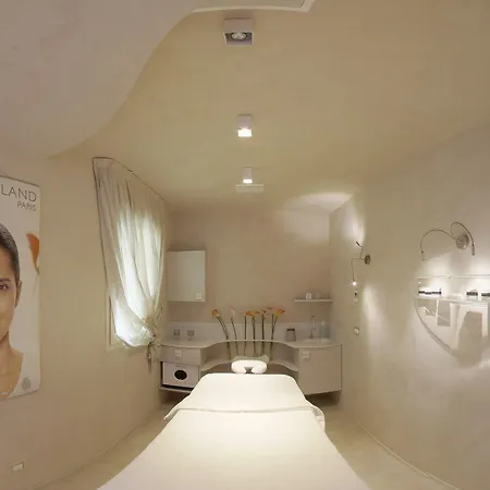 & Mirabel Apartahotel