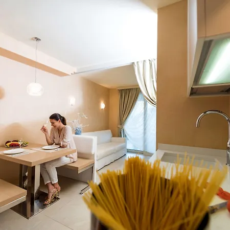 & Mirabel Apartahotel 3*