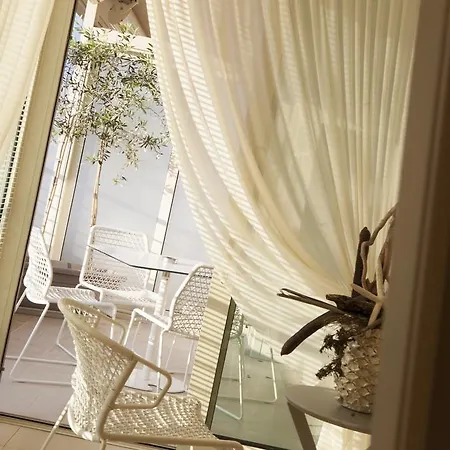 Apartahotel & Mirabel