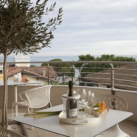 Apart Otel & Mirabel Grado