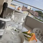 Aparthotel & Mirabel