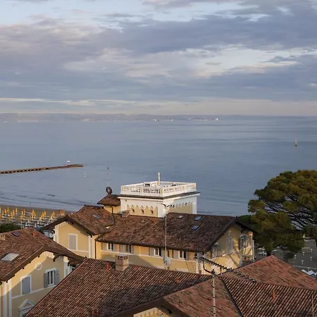 Appart hôtel & Mirabel 3*