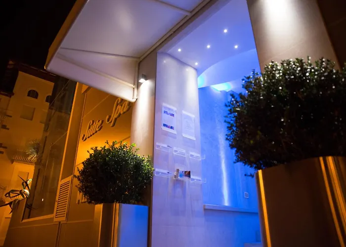 Aparthotel & Mirabel 3*