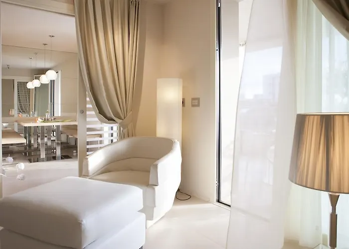 Aparthotel & Mirabel 3*