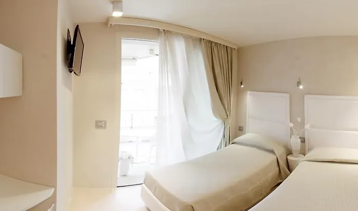 Aparthotel & Mirabel