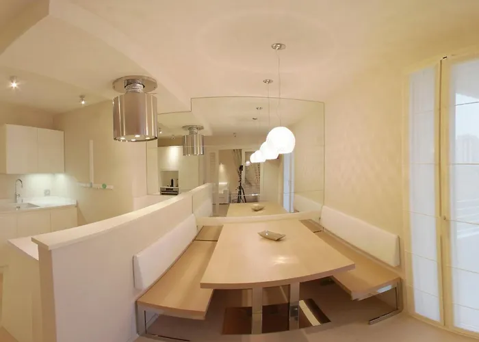 Lägenhetshotell & Mirabel