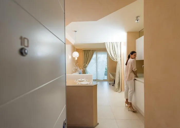 Aparthotel & Mirabel 3*